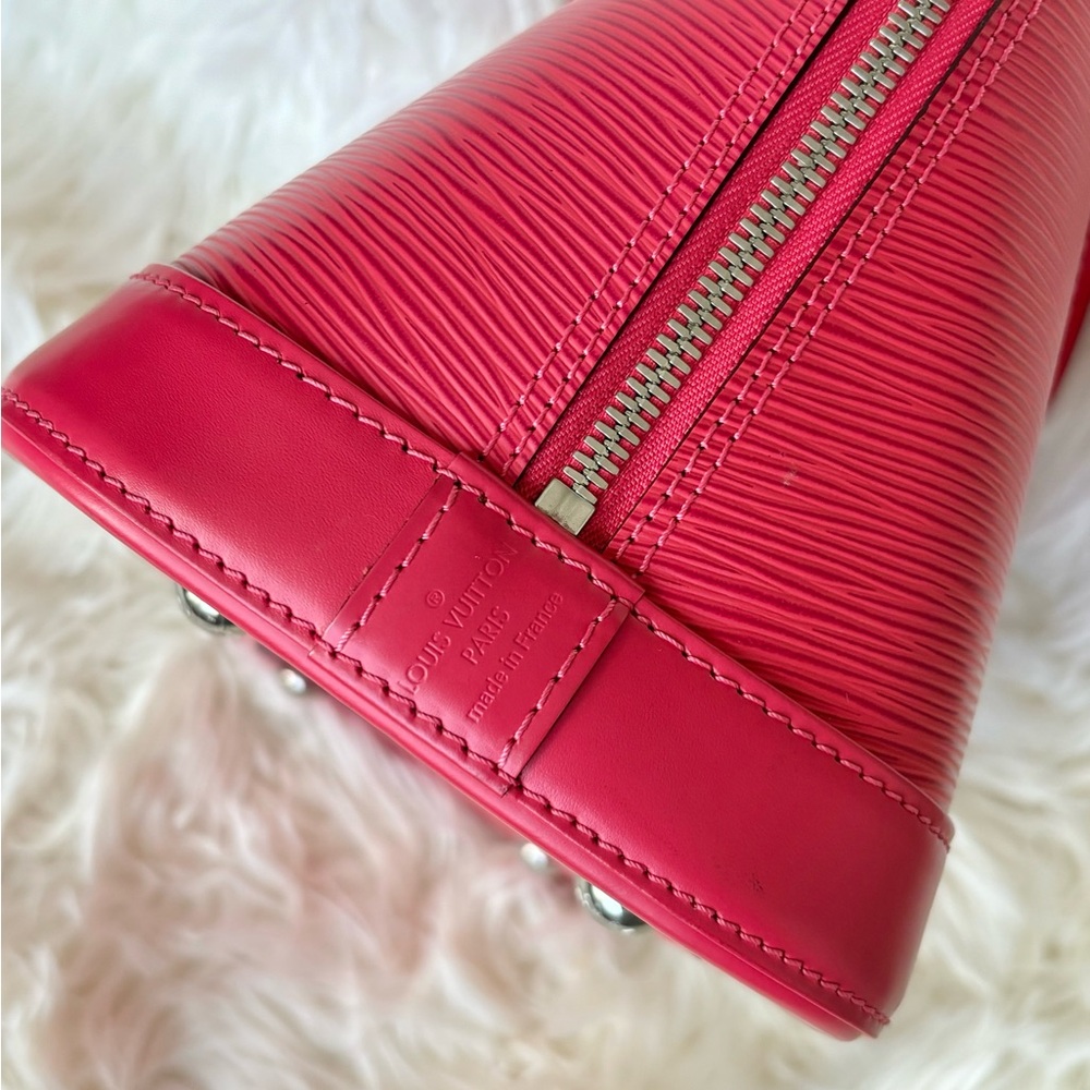 β¨π©·Authentic Louis Vuitton Epi Alma PM Grenade π©·β¨ - Picture 7 of 15